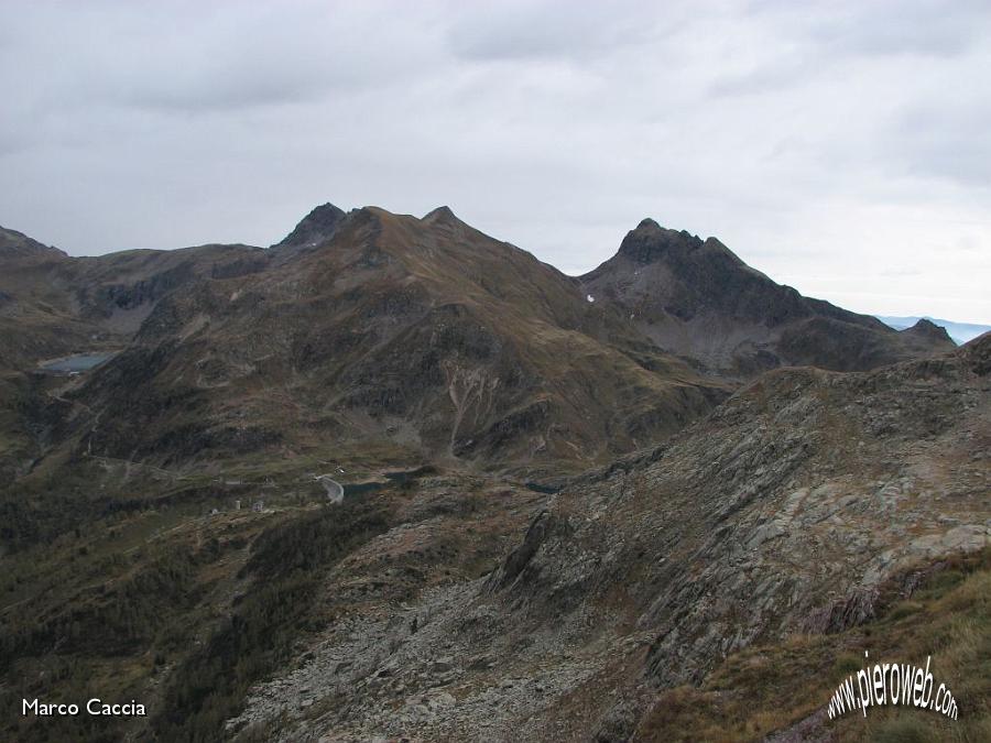 24_Laghi Gemelli con Farno e Corte.JPG